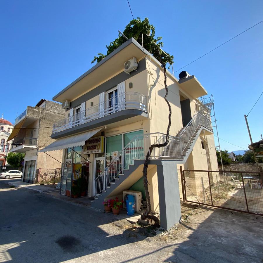 Arktos Motel Nafplion Exteriör bild